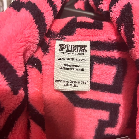 VS Pink Robe - Picture 3 of 3